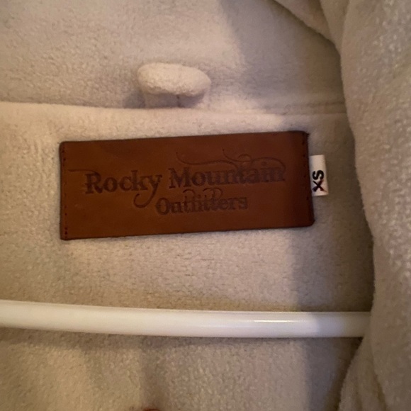 Rocky Mountain Outfitters Sweater - Picture 2 of 3